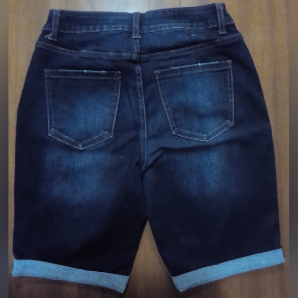 Time & Tru Women's Shorts Size 4 Mid Rise New Never Worn Navy Blue NWOT - Picture 2 of 4